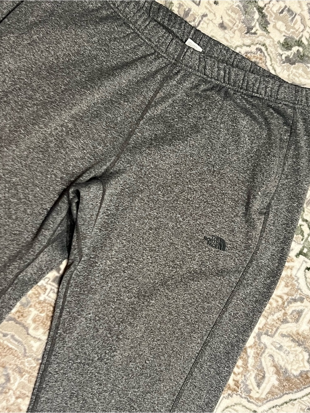 The North Face women’s Gray Heather Track Joggers 2X